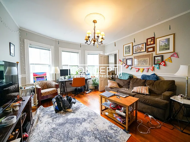 21 Sparks St #1B — Photo 2