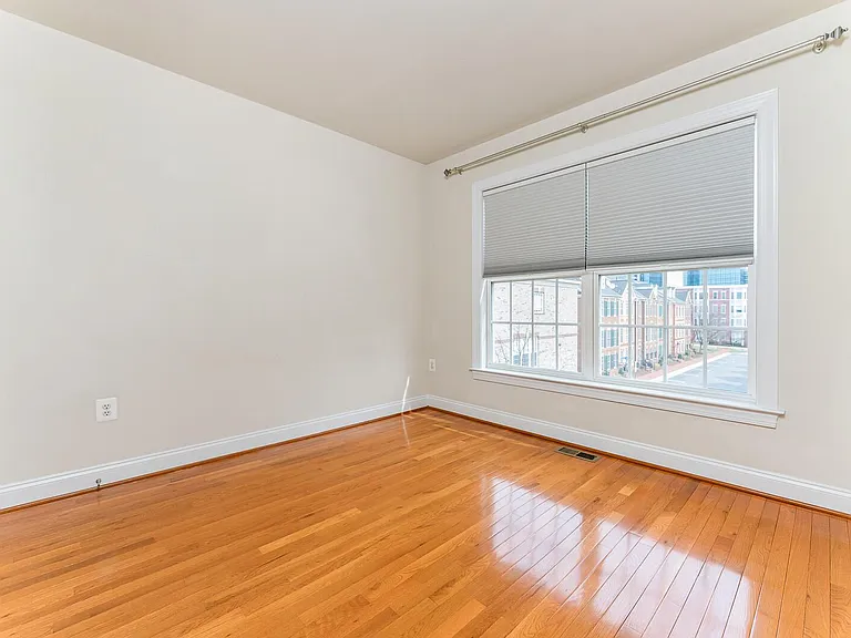 8032 Reserve Way — Photo 10