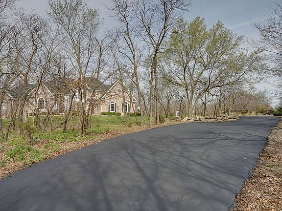 Drive up to secluded home 