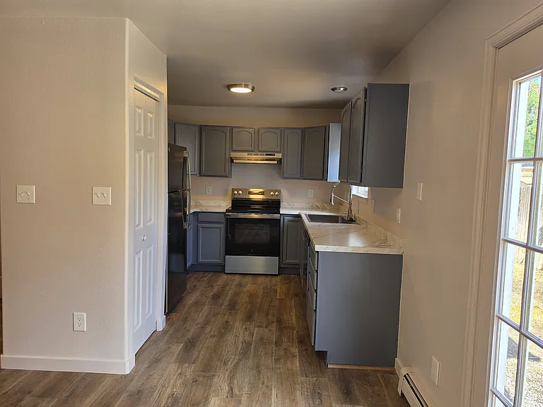 2984 Emerald Cir — Photo 3
