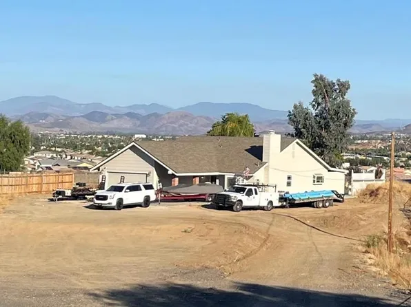 24335 Conejo Dr, Canyon Lake, CA 92587