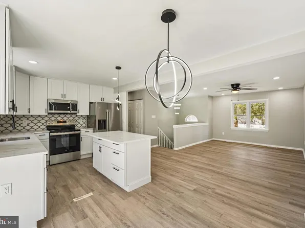 21 Whitlow Dr, Westampton, NJ 08060