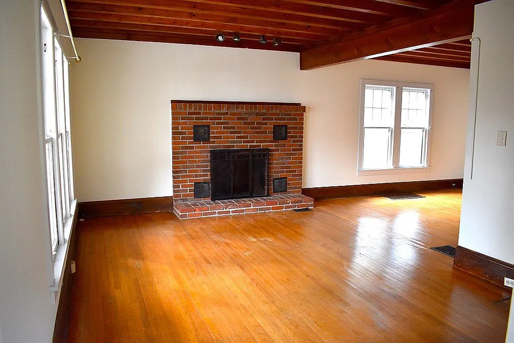 4 bed, 1728 sqft, $1,500 — Photo 2