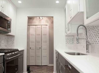 400 Thames Pkwy #51A, Park Ridge, IL 60068