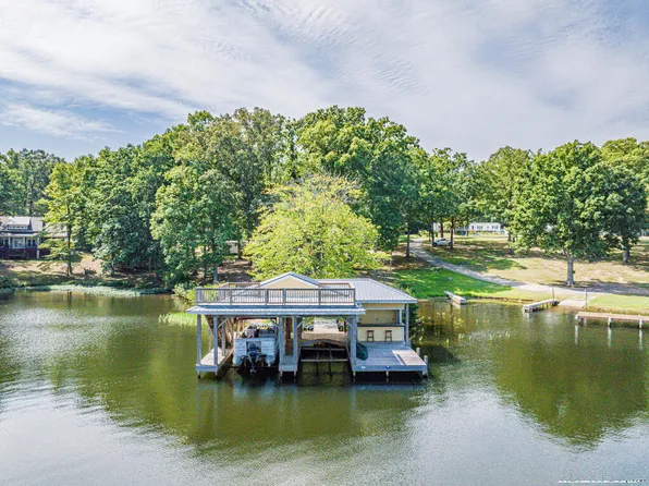 330 Lynch Point Rd, Macon, NC 27551