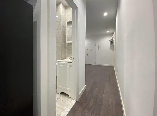 Rented by Kahen Properties | media 9