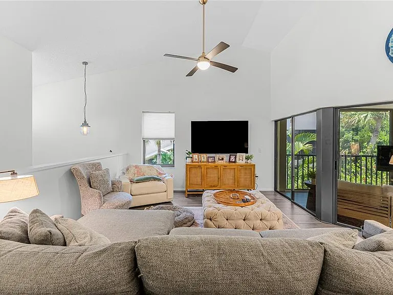 1714 Starling Dr #201 — Photo 7