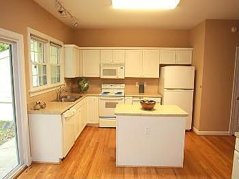 5th image of 104 Great Lake Dr