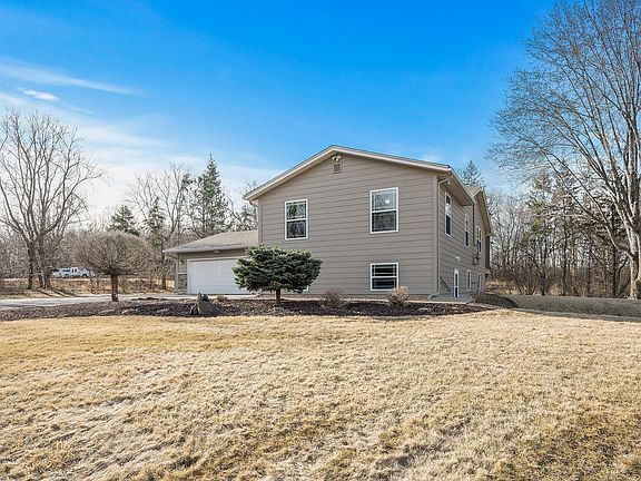 3rd image of 2072 Eaglewood Ln
