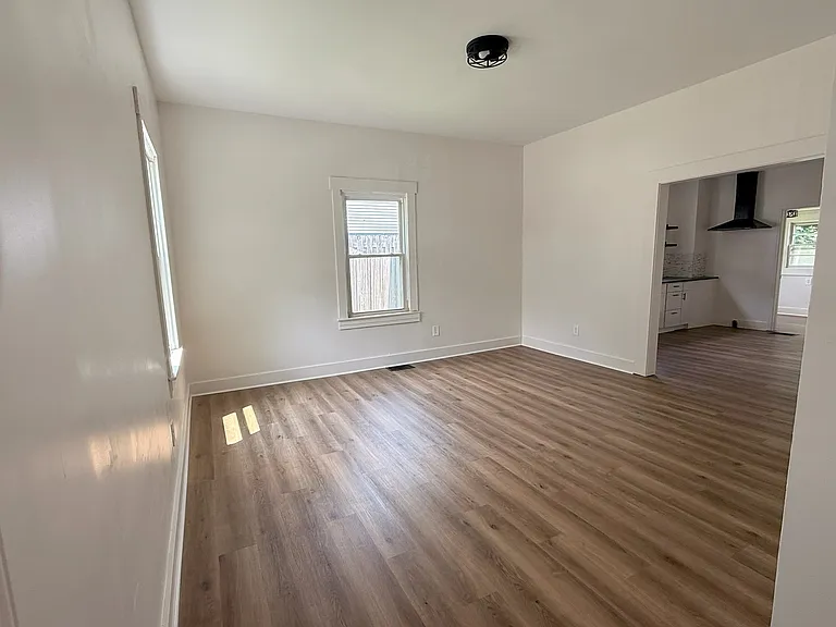 Living room 10 ft ceilings