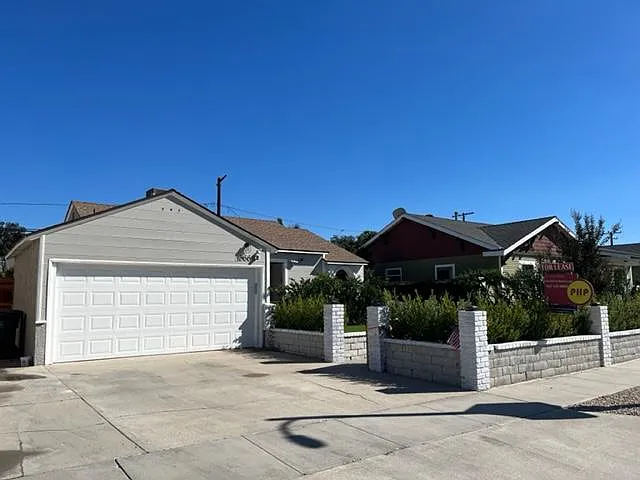 3662 Karen Ave — Photo 4