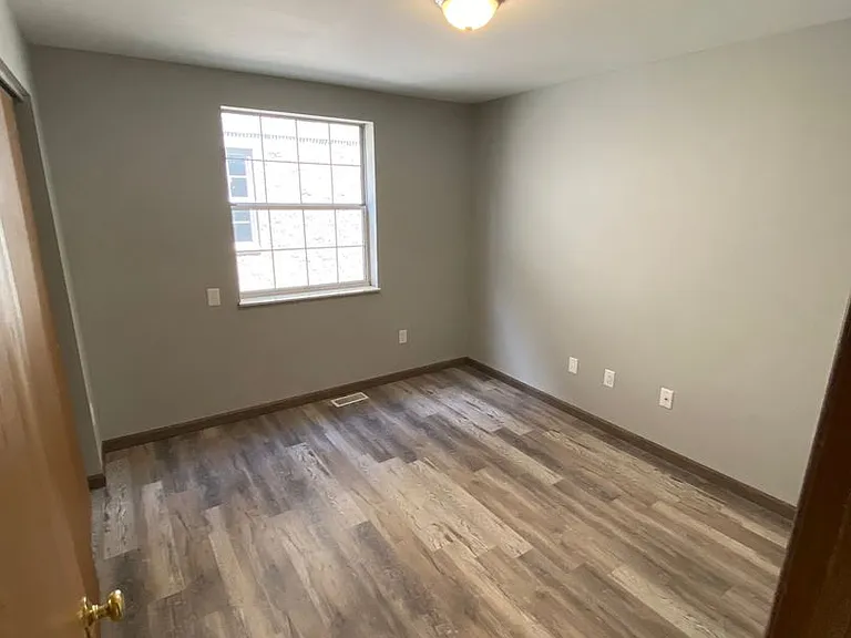 2163 Indianola Ave — Photo 41