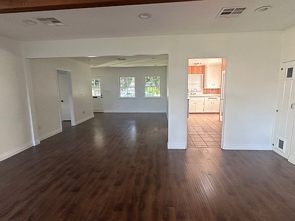 5th image of 17613 Cohasset St