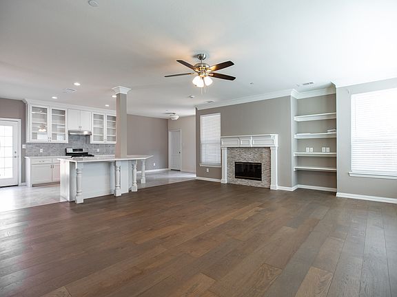 2nd image of 515 Southridge Way