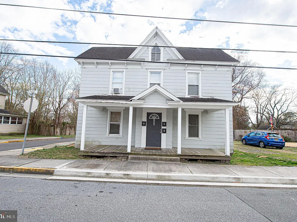 208 E East St #A