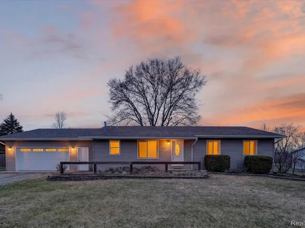 1109 Roods Lake Rd, Lapeer, MI 48446