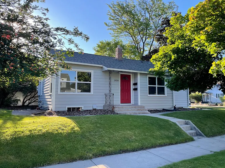 1920 S Higgins Ave — Photo 1