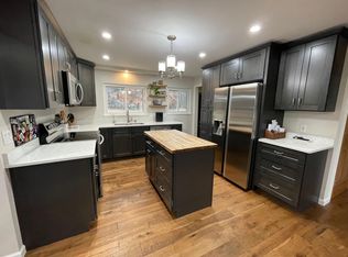 12509 Silver Lake Rd, Brighton, MI 48116