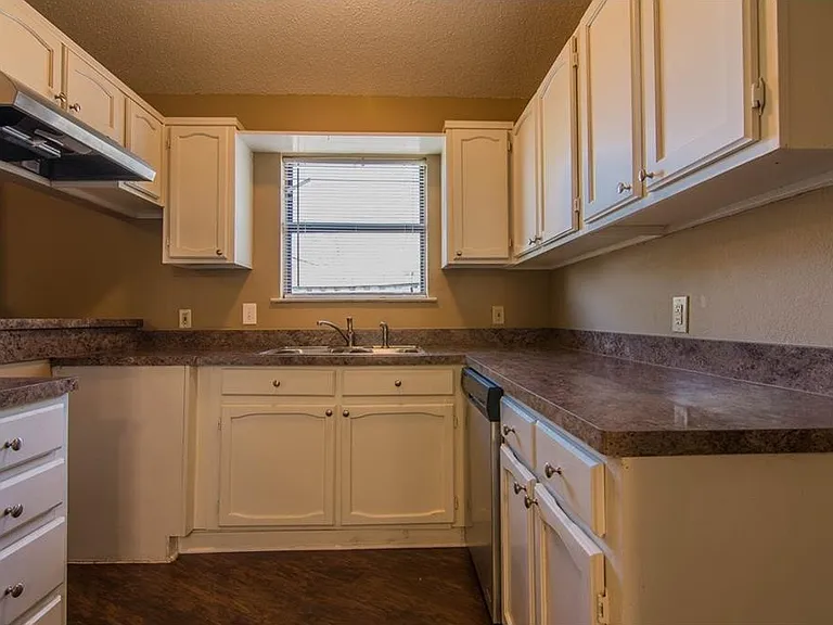 1080 W Hills Ter — Photo 6