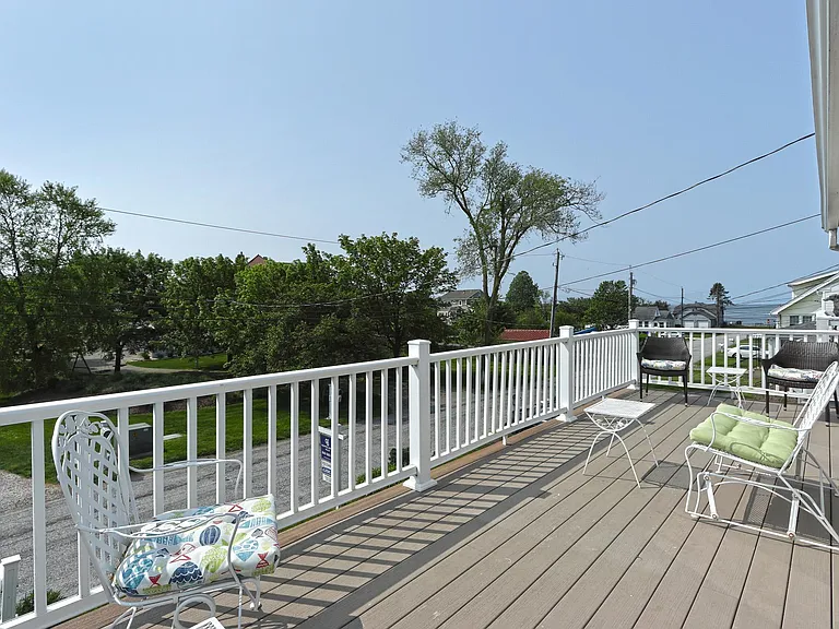 Upper Deck