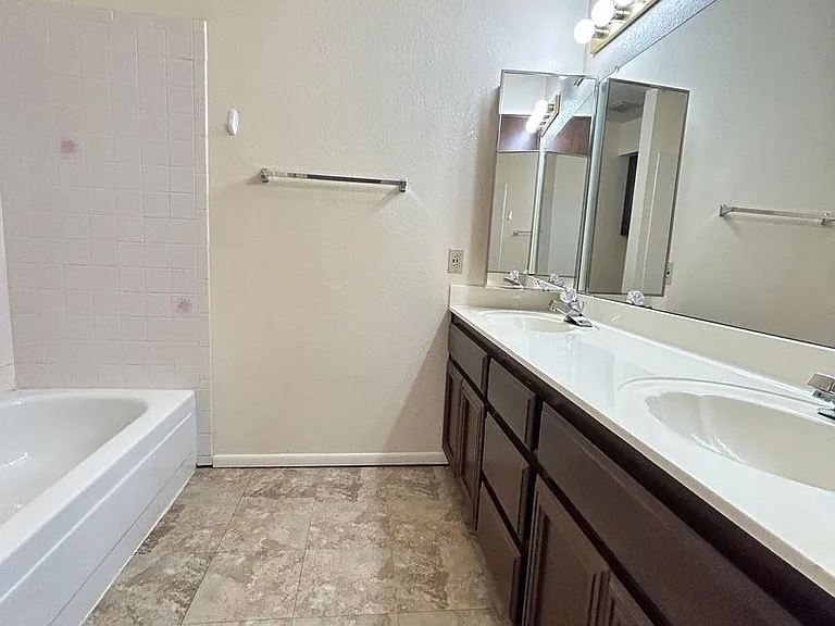 1032 E Villa Maria Dr — Photo 12