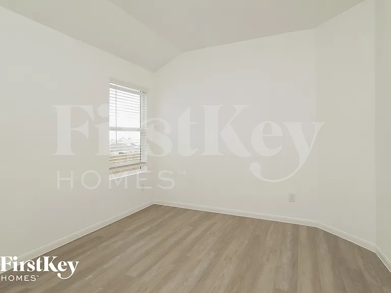 13003 Rosemary Cv — Photo 10