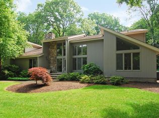 9 Old Wood Ln, Randolph, NJ 07869