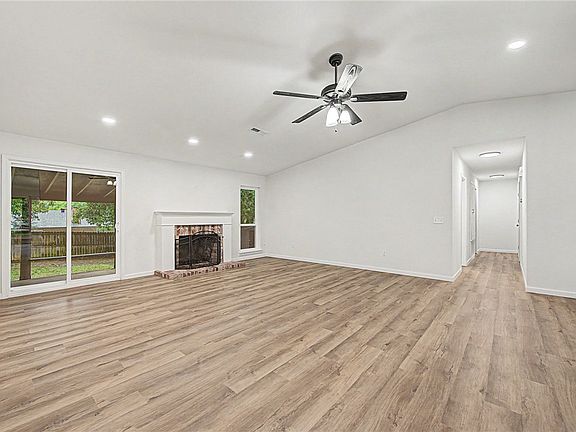 4th image of 146 San Jose Dr