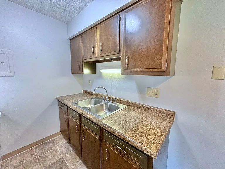 Breckenridge Davenport Apartments — Photo 41