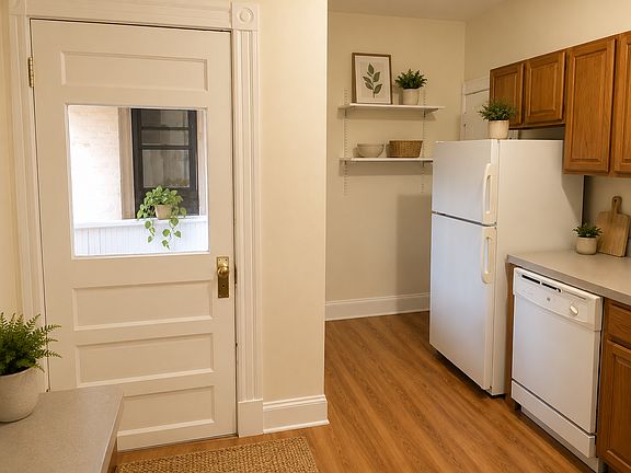 4th image of 1790 Beacon St #7A