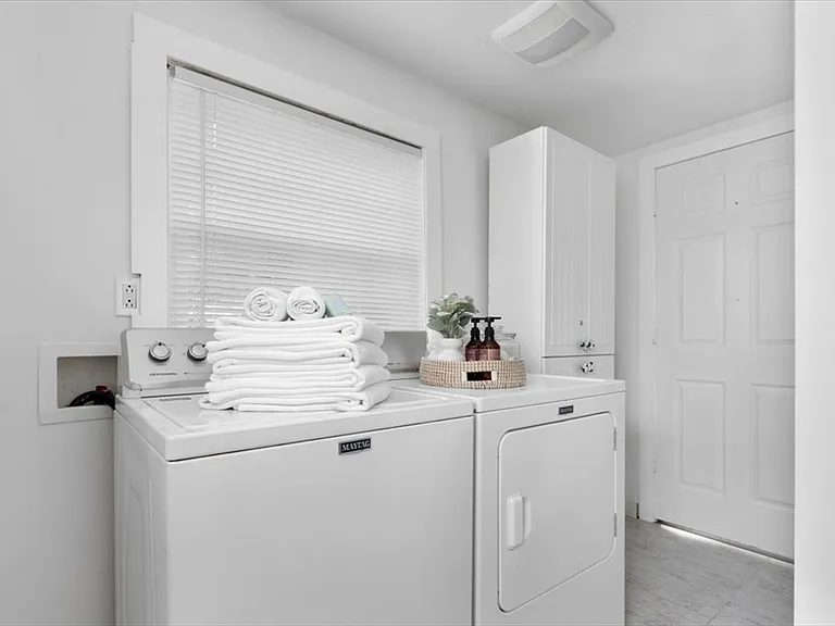 30 Roosevelt Rd #1 — Photo 18