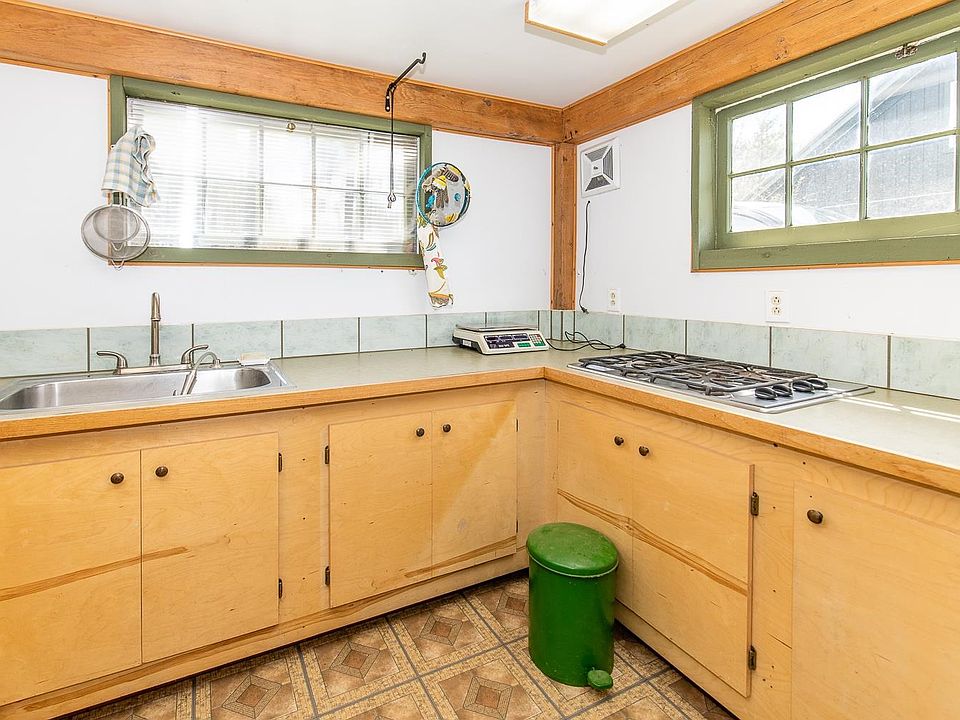 897 Cemetery Street, Brookfield, VT 05036 Zillow