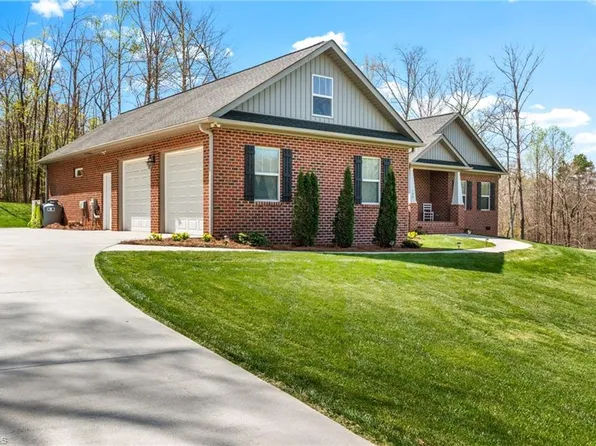 135 Matthias Ct, Mocksville, NC 27028