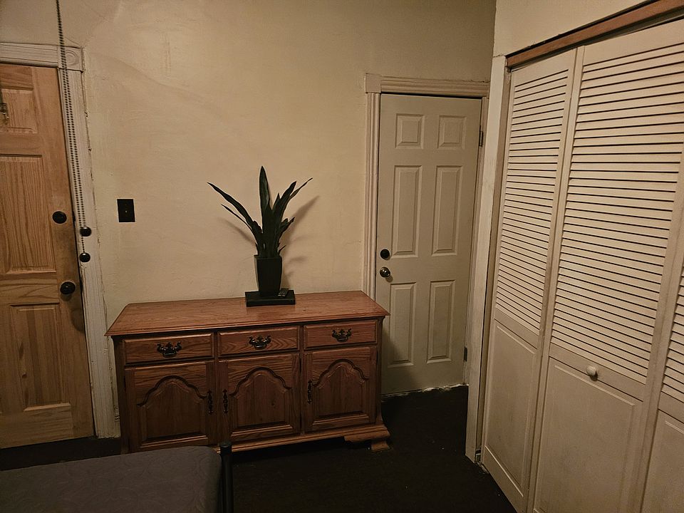 1st image of 4900 Aspen St Unit A