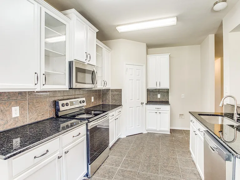 616 Crystal Falls Dr — Photo 15