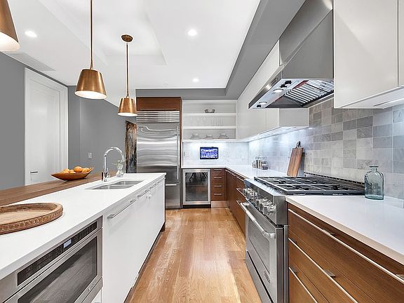2nd image of 648 Bergen St #2C