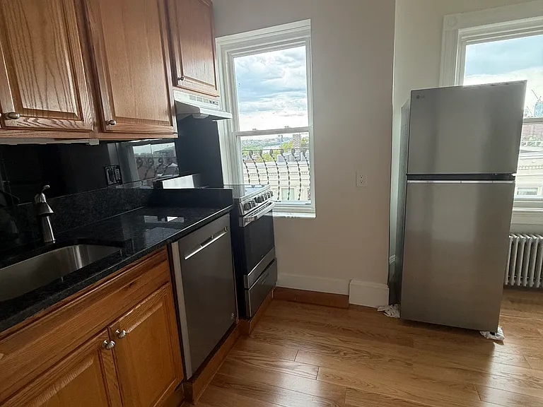 108 Myrtle St #6 — Photo 4