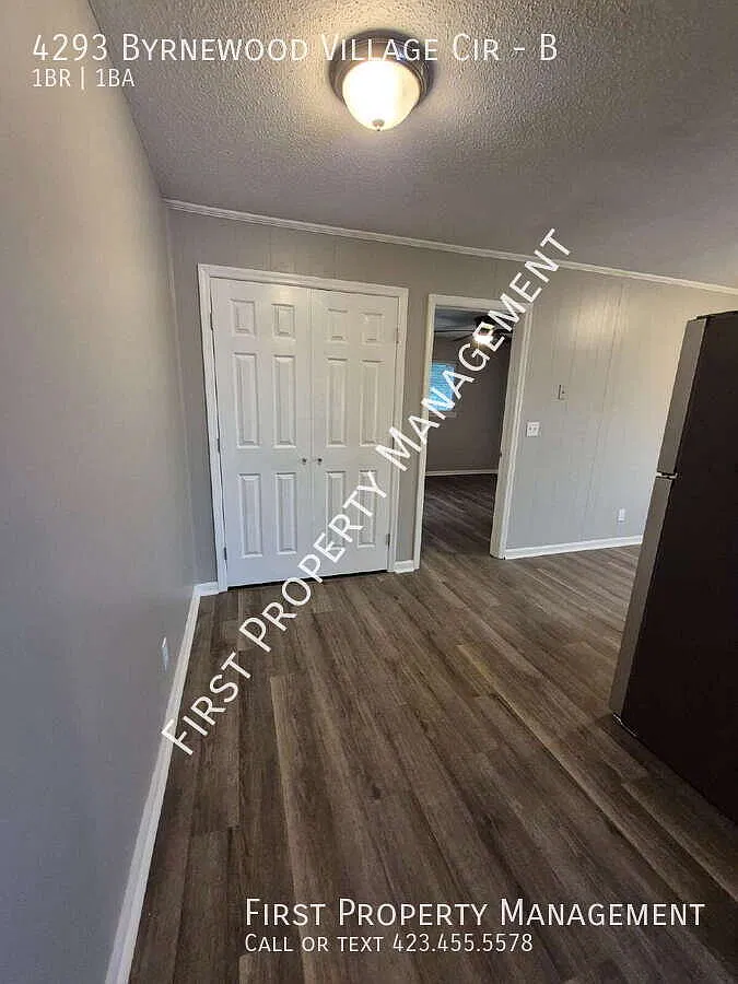 First Floor Level Updated 1 Bed, All New Appliances, New Kitchen Cabinets, Granite Countertops, A... — Photo 3