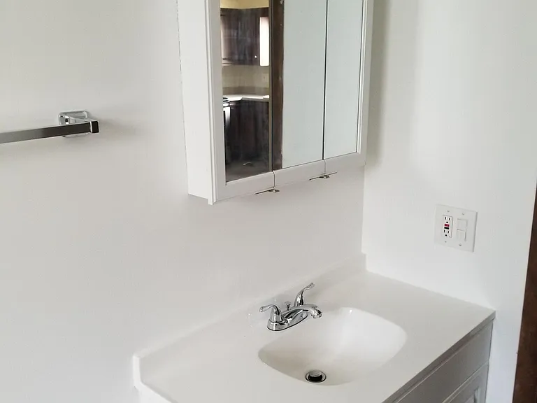 1st floor full bathroom