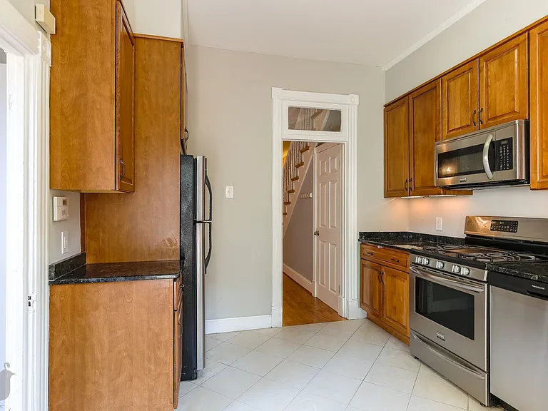 742 Harvard St NW — Photo 22
