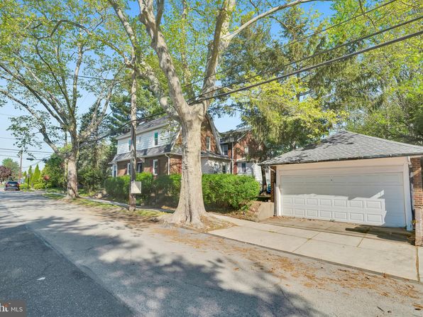 201 E Avon Rd, Brookhaven, PA 19015