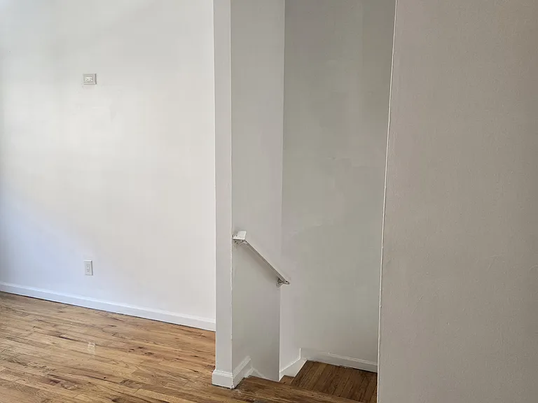1733 Montgomery Ave #2 — Photo 3