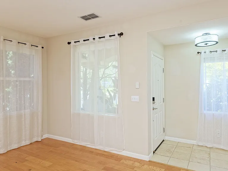 1012 Trailside Dr — Photo 7