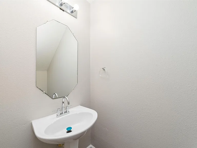 14431 Parkesgate Dr — Photo 33