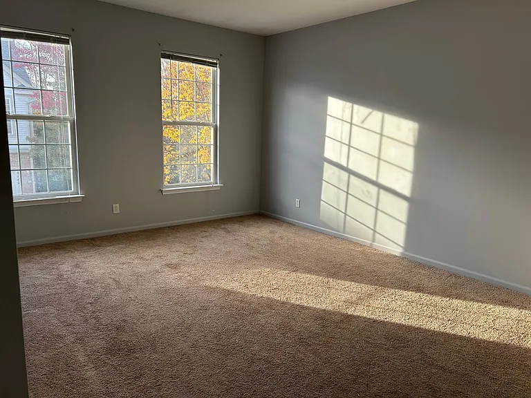 2141 Arcadia Dr — Photo 5