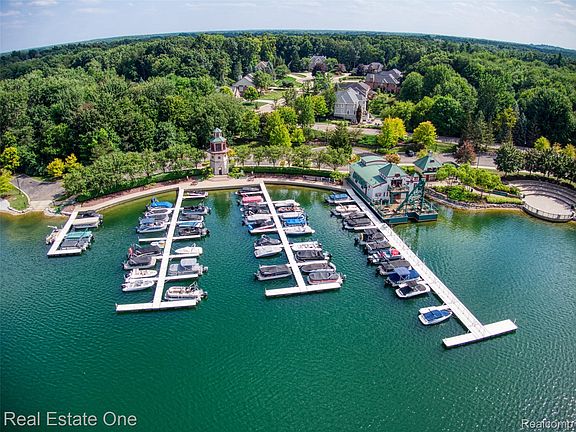 3rd image of 12 Boat Slip