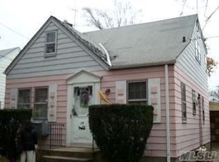 15 Stone St, Elmont, NY 11003