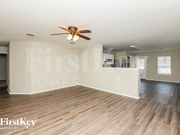 2nd image of 841 Santa Rosa Dr