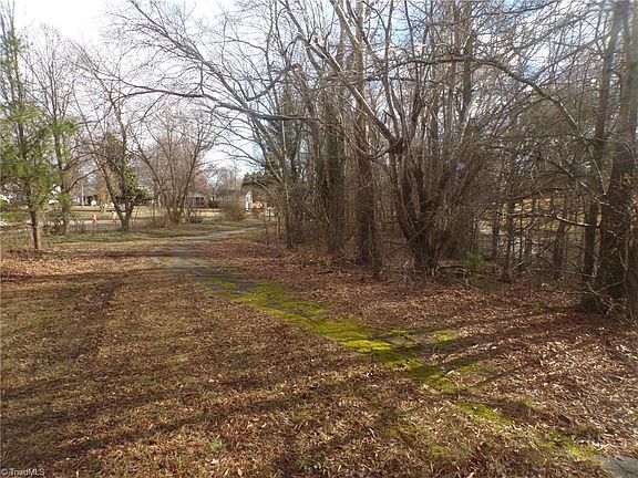 4th image of 1809 Alamance Church Rd