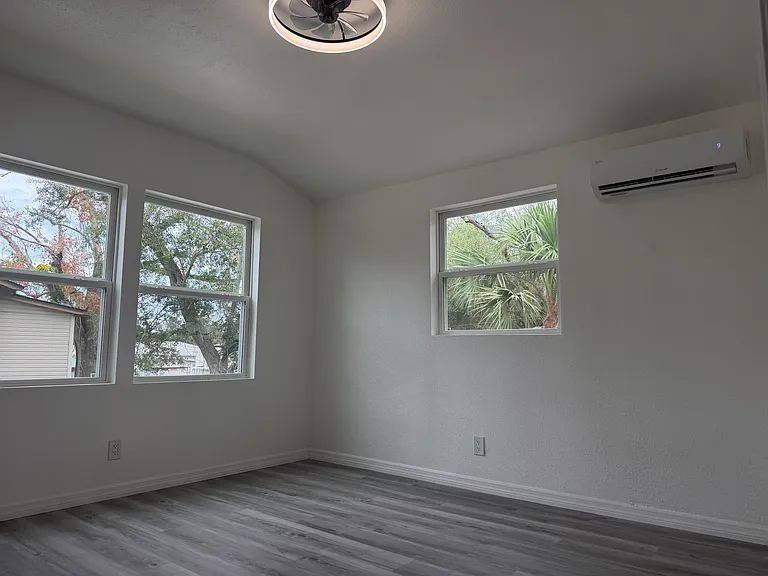2230 E Harbor Dr S — Photo 10